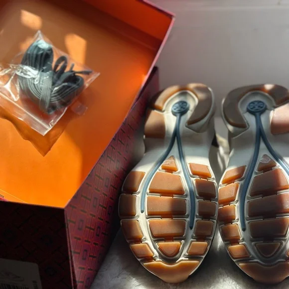 Tory Burch Good Luck Trainer white/plum size 5 - Picture 6 of 8